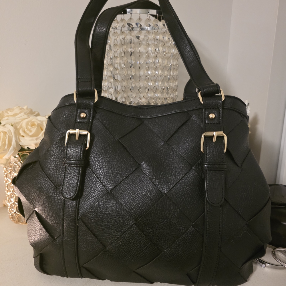 MIA AND LUCA Chic Black Woven Shoulder Bag